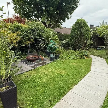 Family-friendly Oasis With Sauna & Terrace アパート